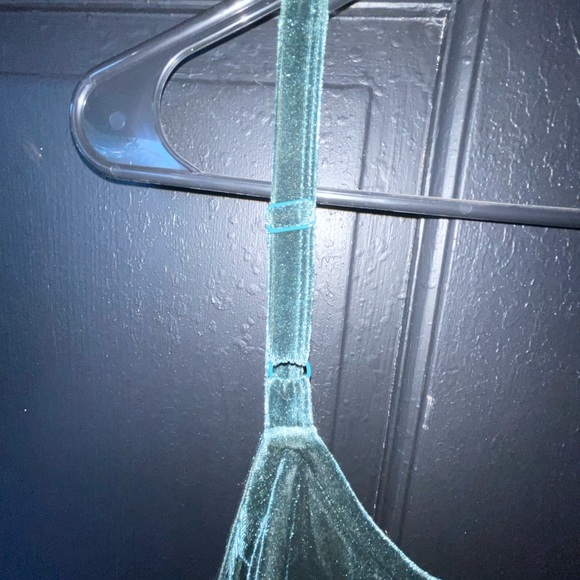 Torrid Emerald Green Velvet Blouse ~ 2x - Picture 4 of 10